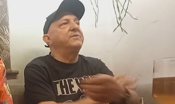 Edición crítica de «Perito en lunas» de Mariano Gómez. Entrevista en vídeo al autor del libro