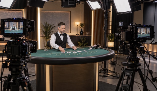 Qué ocurre detrás de las cámaras del Live Casino: cómo funciona un estudio con crupieres en vivo
